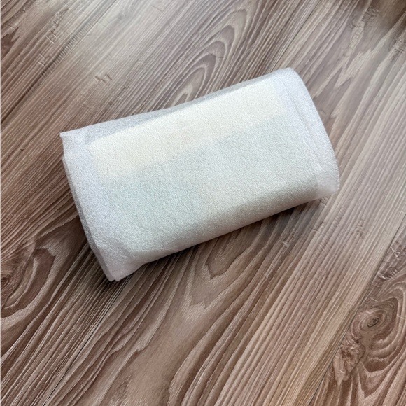 NWT Kate Spade Medium Bifold Wallet – Sage Green - Picture 7 of 9